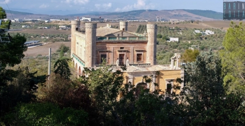 Torri, case di caccia e giardini: alla scoperta della maestosa Villa Gattini, il "castello" di Matera